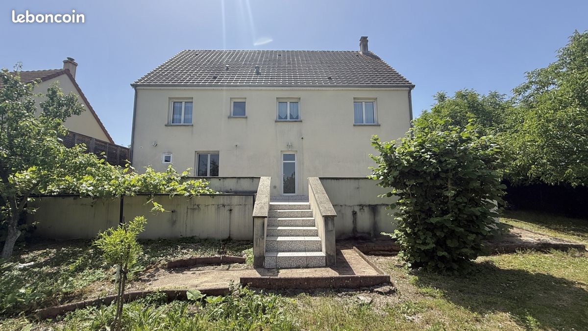 Maison 8 pièces 217 m² · à Bléré · 217 m² · 357 000 €