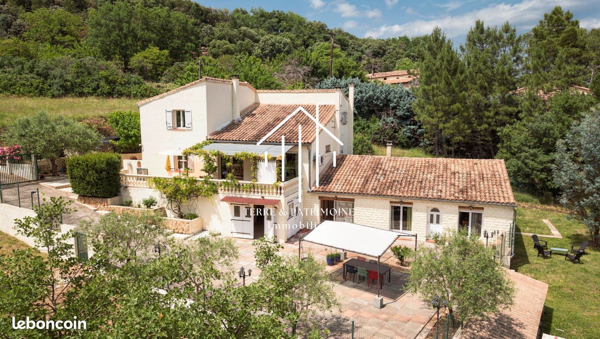 Maison 10 pièces 268 m² · à Salavas · 268 m² · 449 000 €