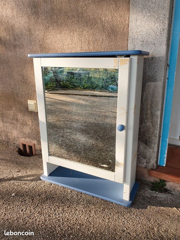 Petit meuble avec miroir (image 1)