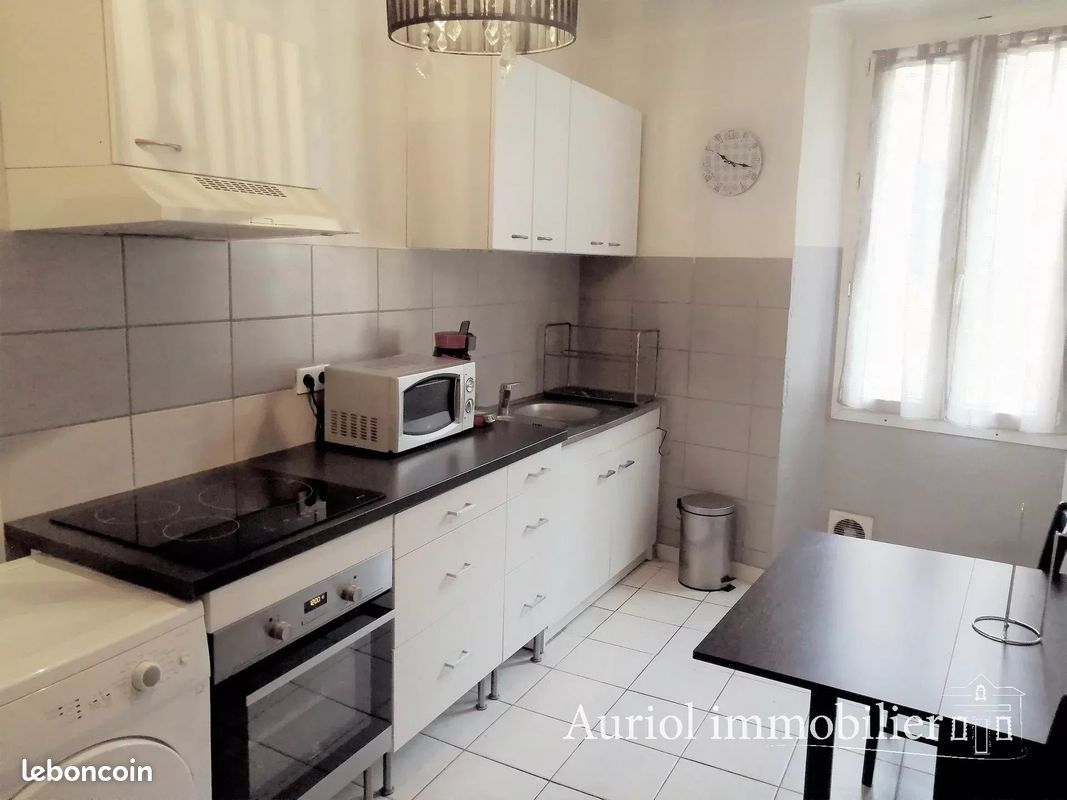 Appartement 2 pièces 33 m² · à Auriol · 33 m² · 569 €/mois