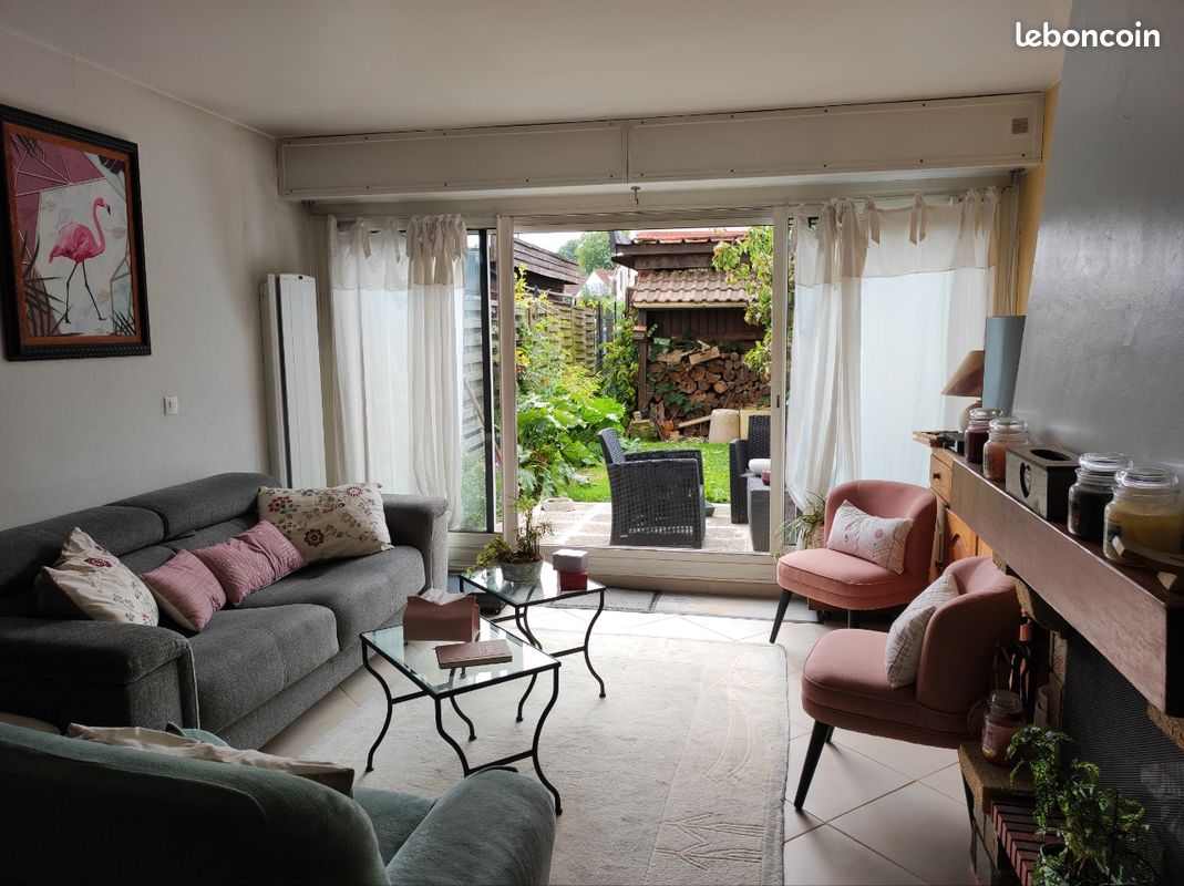 Maison 5 pièces 85 m² · à Voisins-le-Bretonneux · 85 m² · 388 000 €