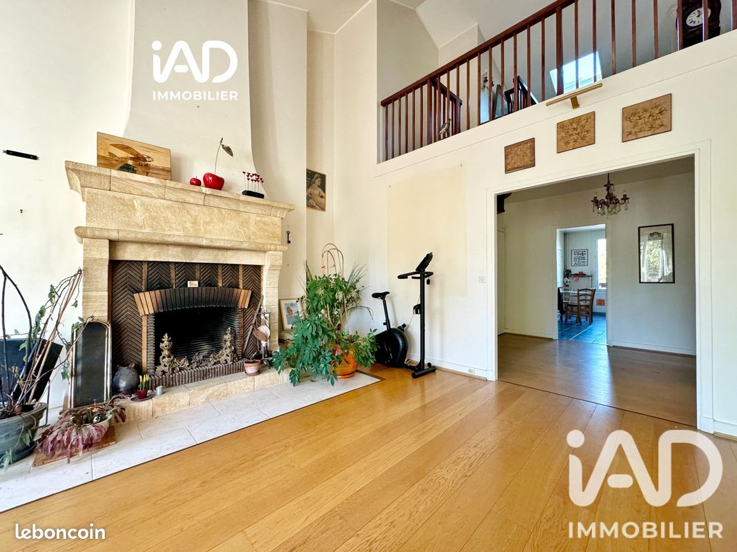 Appartement 7 pièces 219 m² · à Louveciennes · 219 m² · 749 000 €