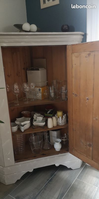 Meuble de coin en bois gris (image 2)
