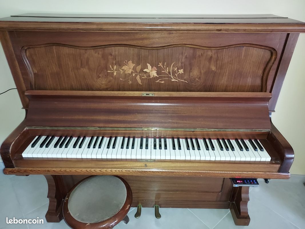 Piano (image 3)