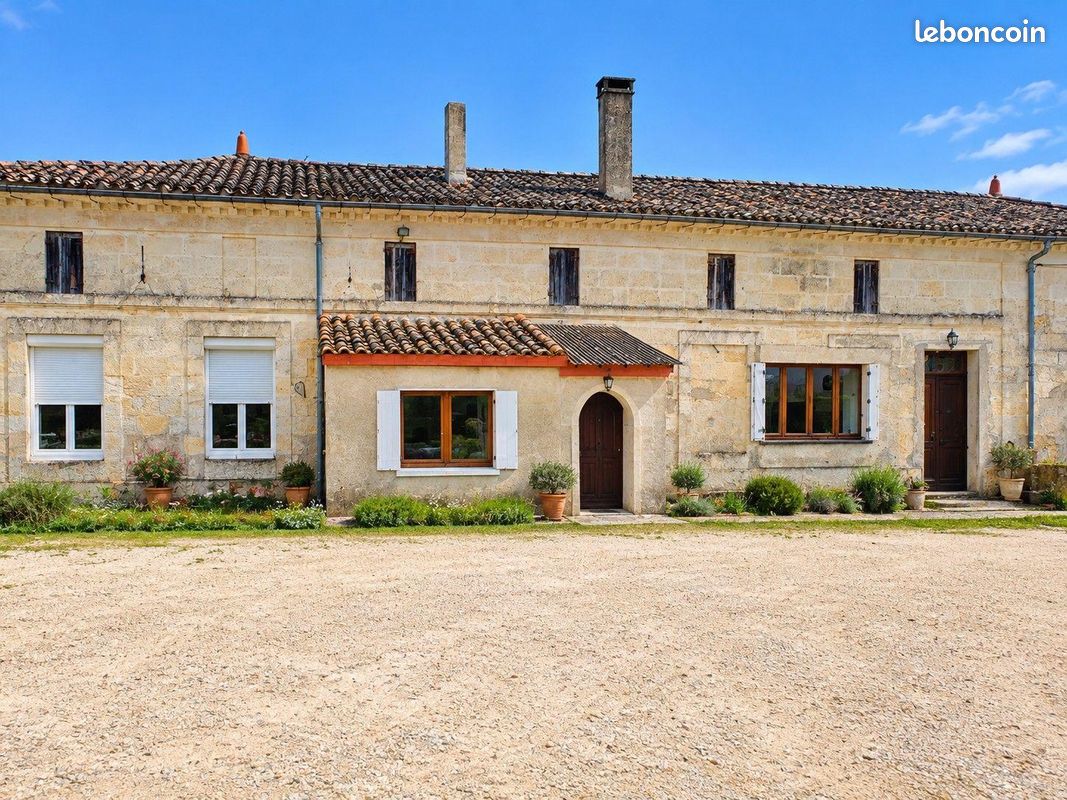 Maison 5 pièces 165 m² · à Camiac-Et-Saint-Denis · 165 m² · 110 000 €