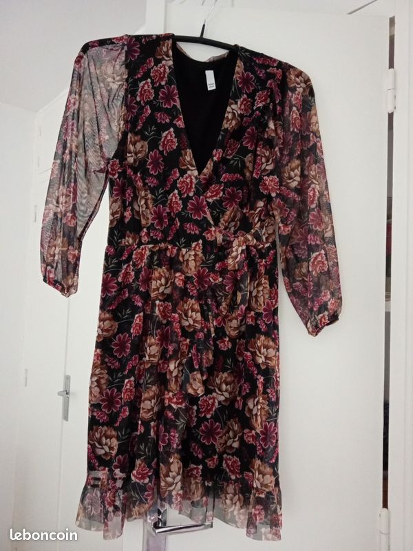 Robe (image 1)