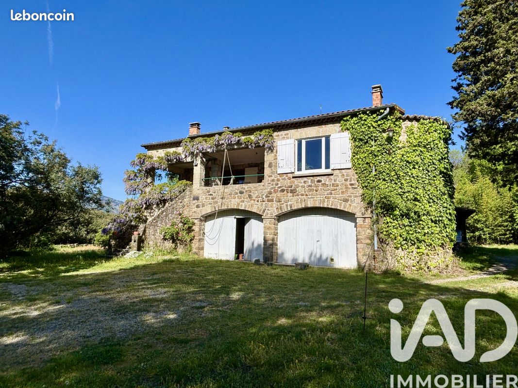 Maison 12 pièces 250 m² · à Jaujac · 250 m² · 640 000 €