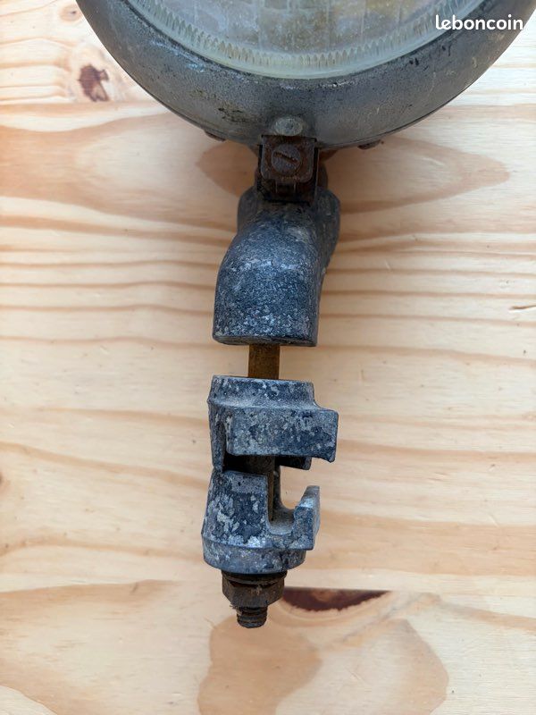 Phare ancien Besnard verre strié — Voiture de collection années 30 Traction (image 4)