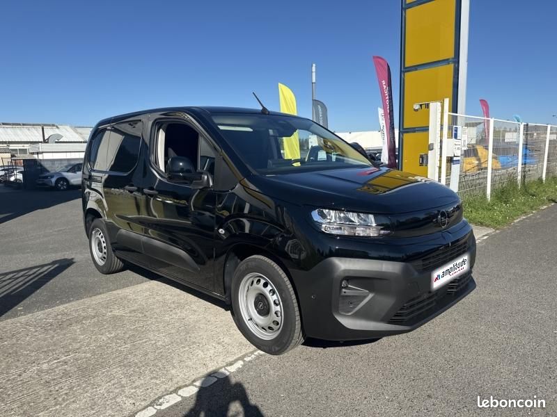 Opel Combo Cargo M Diesel 130ch automatique Pack Premium Connect (image 3)