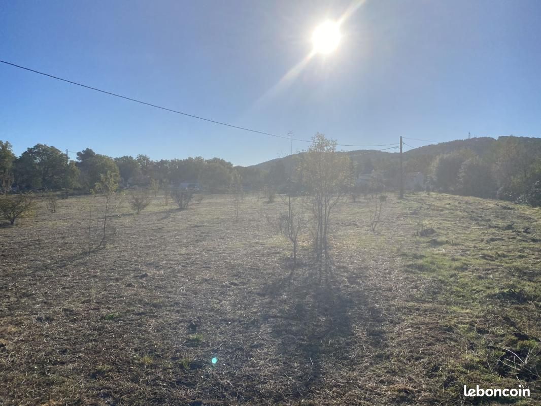 Terrain 2 600 m² Draguignan · 220 000 €