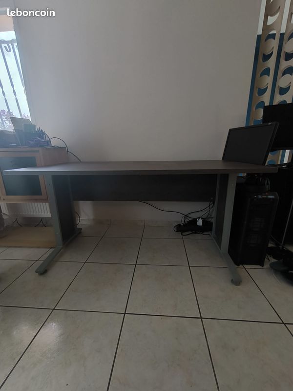 Grand bureau de travail ou jeux (image 2)
