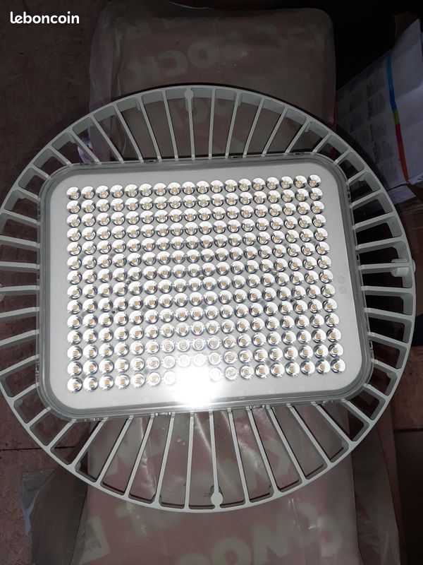 Luminaire suspension led (image 1)