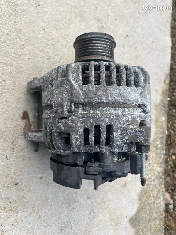 Alternateur clio 3 (image 1)