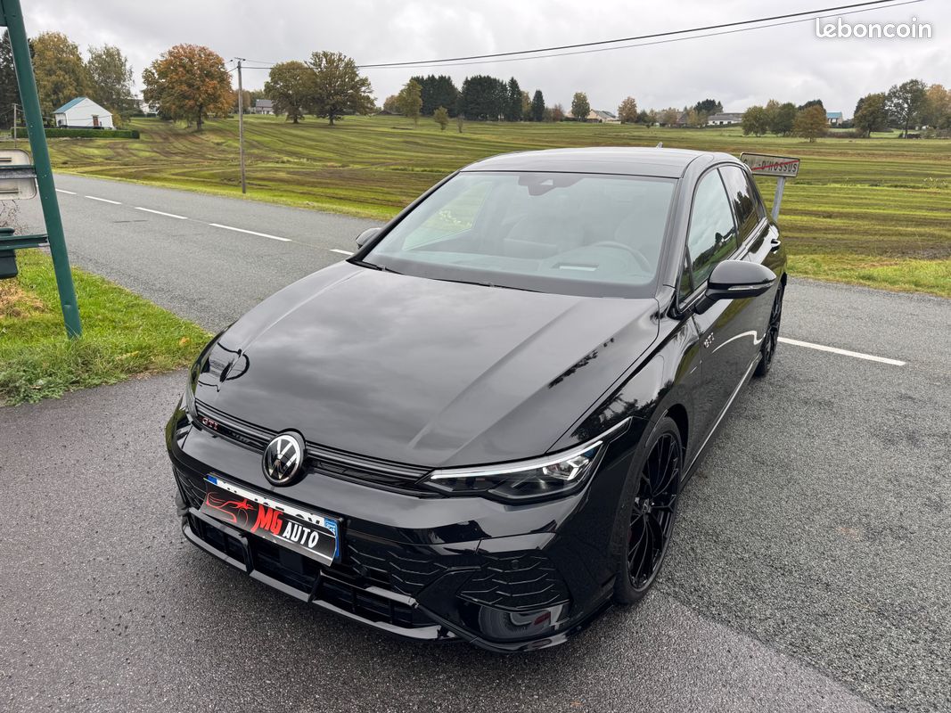 Volkswagen golf 8 gti clubsport face lift gti performance akra 8350 KMS MALUS A PREVOIR 10980 area view dcc toit ouvrant etat neuf rare garantie 11 2026 (image 2)
