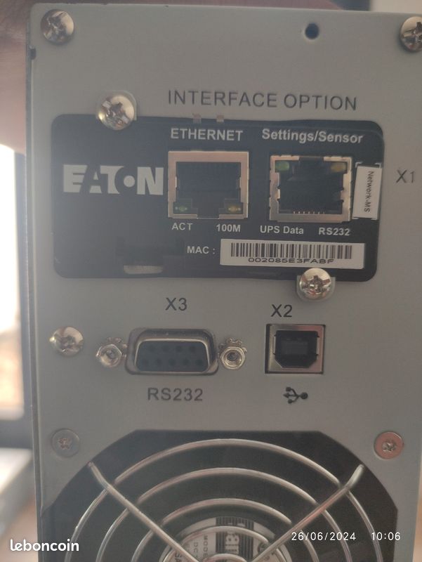 Adaptateur de gestion à distance Eaton RS-232 pour PW9135G6000-XL3U avec réseau (image 4)