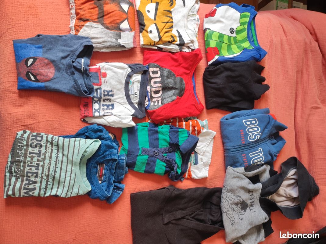 Lot t-shirt manches longues 4-5 ans (image 1)