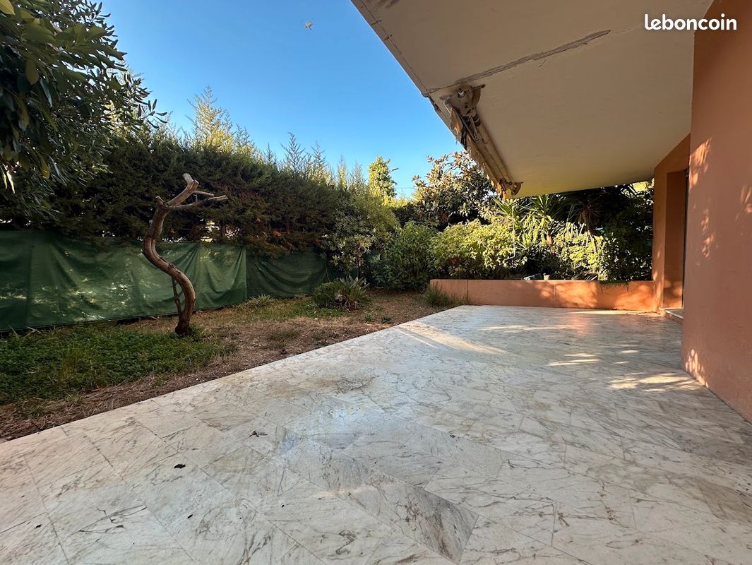 Appartement 1 pièce 56 m² · à Antibes · 56 m² · 329 000 €
