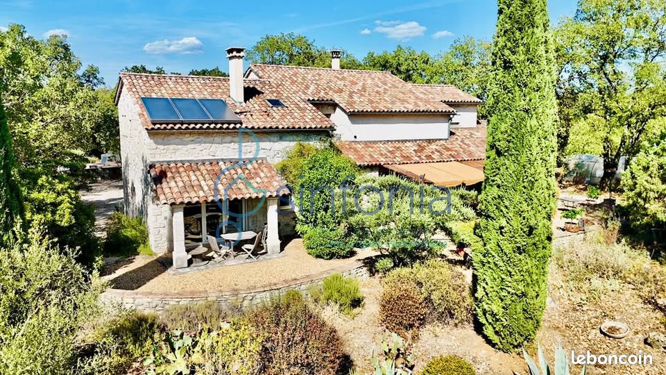 Maison 8 pièces 215 m² · à Uzès · 215 m² · 2 000 000 €