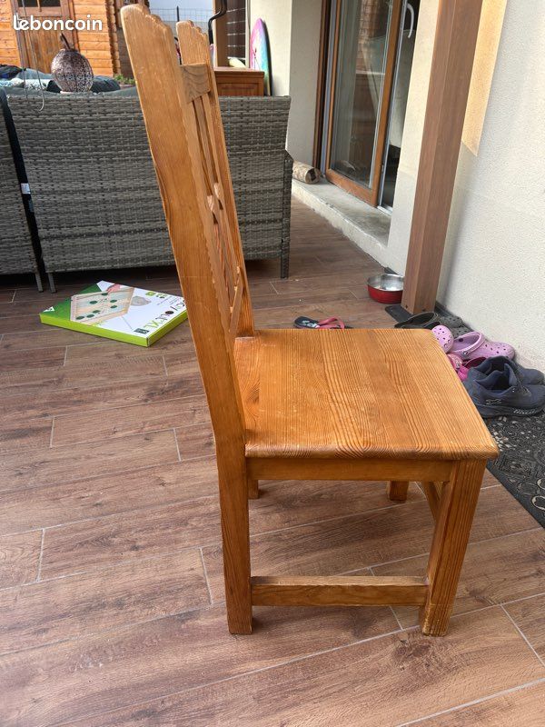 Lot 2 chaises de table en bois (image 2)