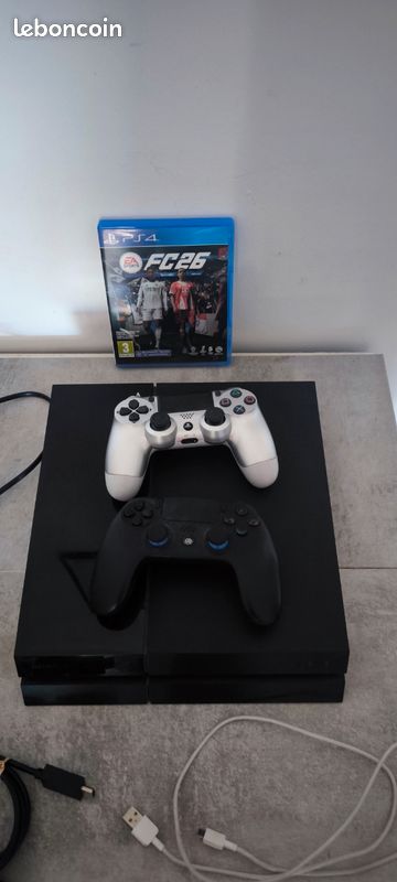 Playstation 4 + 2 manettes + FC 26 (image 2)