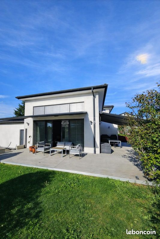Maison 6 pièces 240 m² · à Brunstatt-Didenheim · 240 m² · 990 000 €