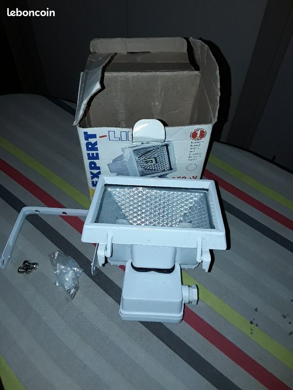 Projecteur halogène 150W blanc neuf dans son emballage (image 3)