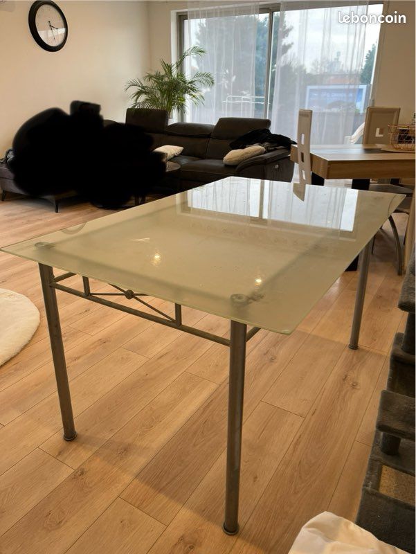 Table a manger en verre (image 1)