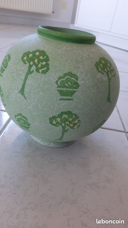 Joli vase rond vert clair (image 1)
