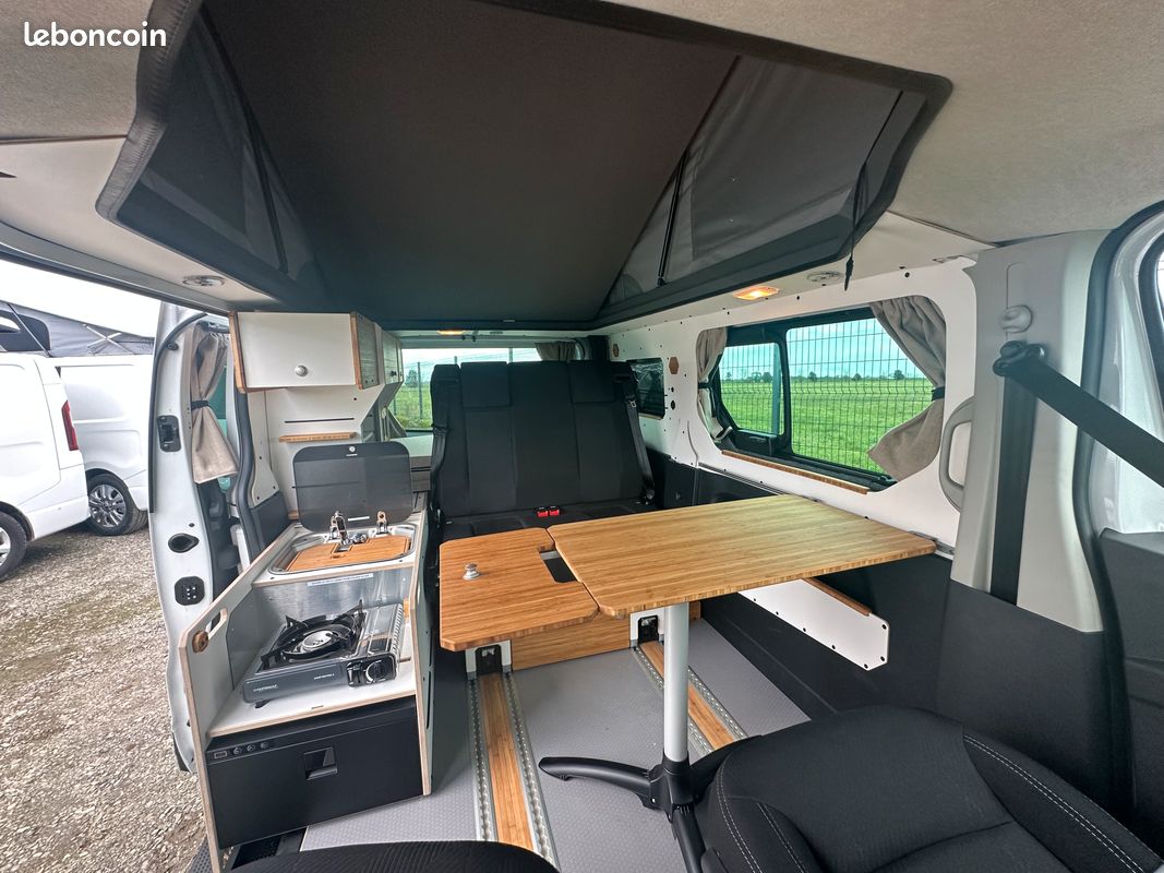 Van aménagé 4 places avec toit relevable – Renault Trafic – NEUF - prêt à voyager (image 2)