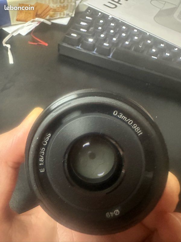 Objectif Sony SEL-35F18 - 35 Mm F1.8 - Monture E - APS-C - D’occasion état Correct