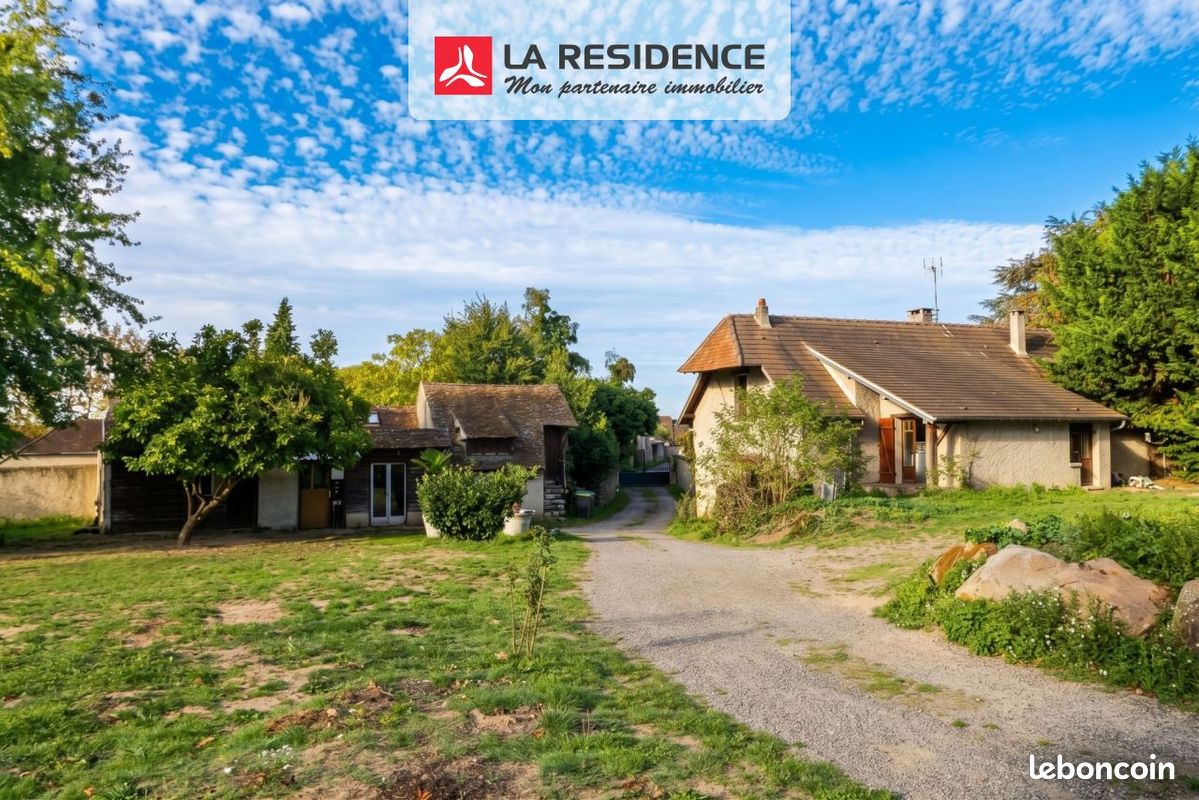 Maison 8 pièces 89 m² · à Tacoignières · 89 m² · 336 000 €