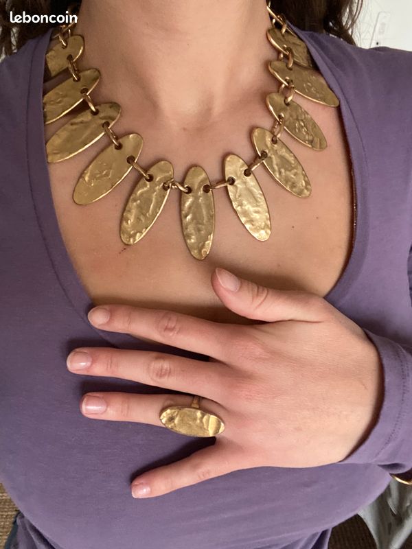 Collier BICHE DE BERE Doré - Occasion - Bijou Fantaisie Tendance