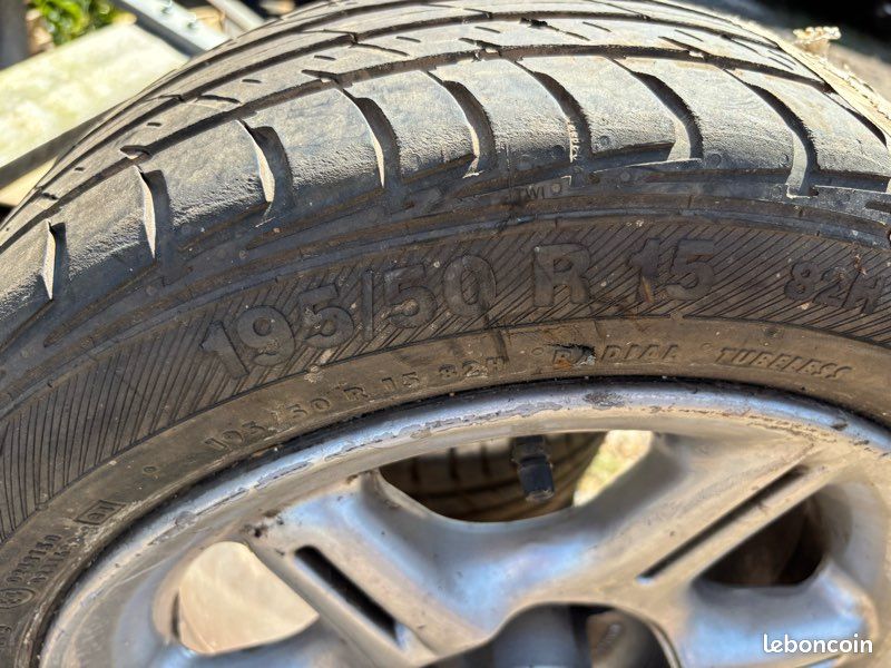 2 Pneu avec jantes, Clio 195/50/r 15 (image 3)