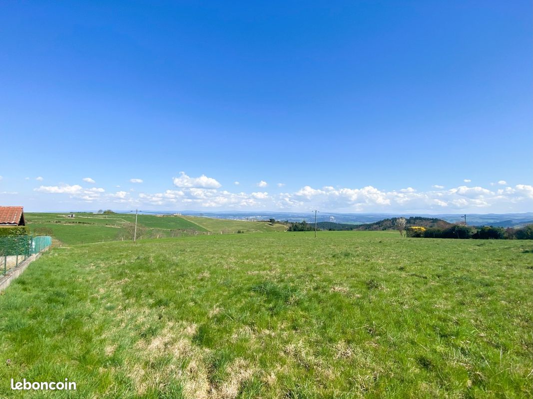 Terrain 2637 m² · à Valprivas · 2 637 m² · 90 000 €