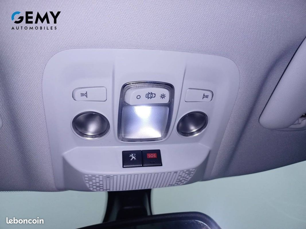 PEUGEOT 2008 1.6 BlueHDi 120ch S&S BVM6 Crossway (image 15)