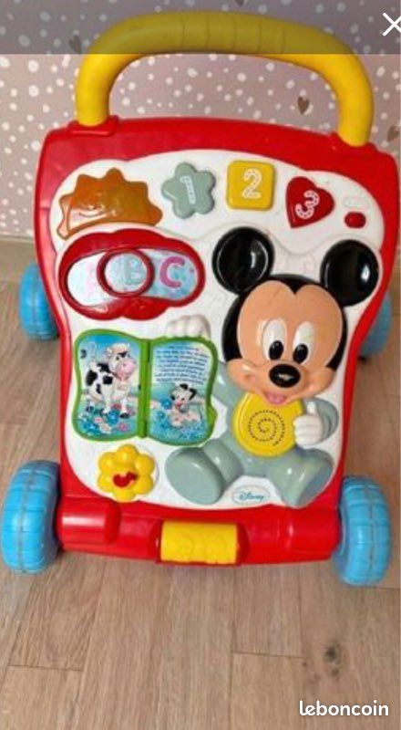 Pousse pousse Mickey (image 1)
