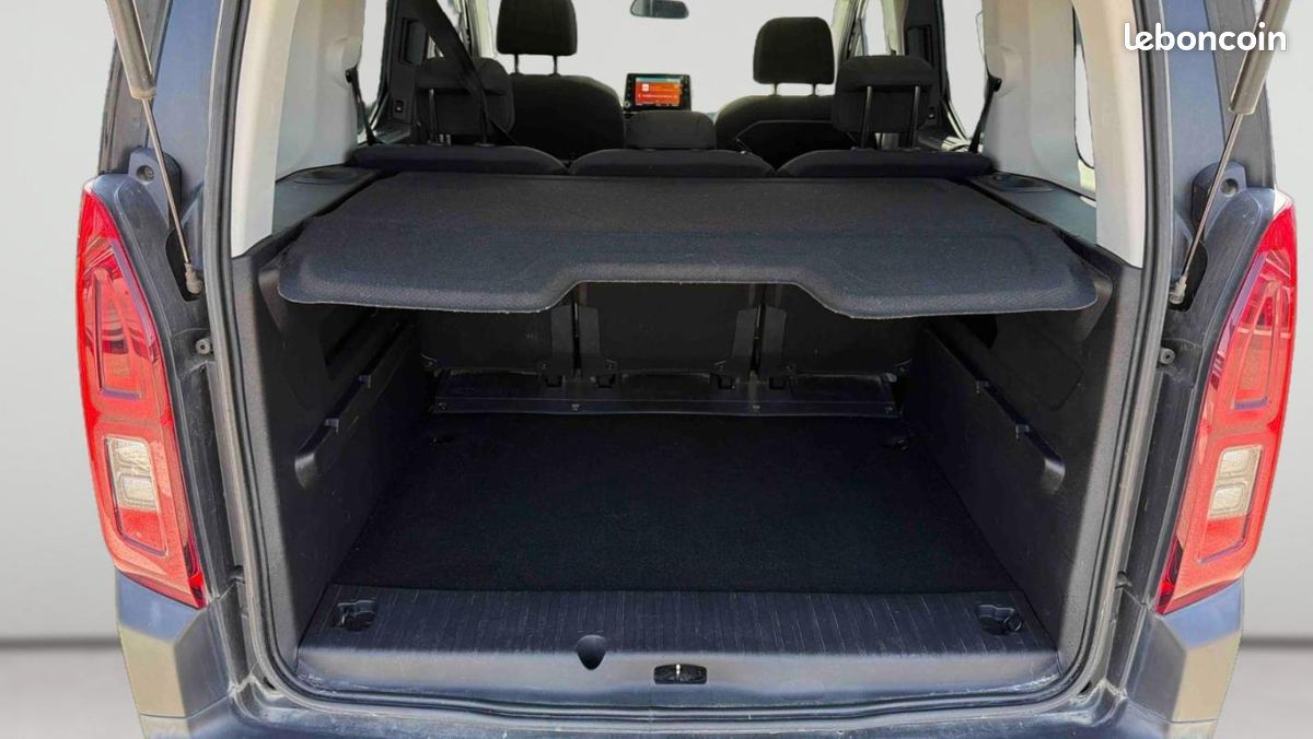 Citroën Berlingo Taille M PureTech 110 S&S BVM6 Shine (image 5)