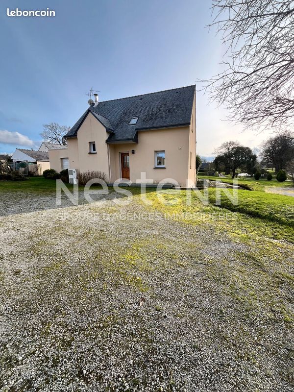 Maison 6 pièces 151 m² · à Guéhenno · 150,6 m² · 1 000 €/mois