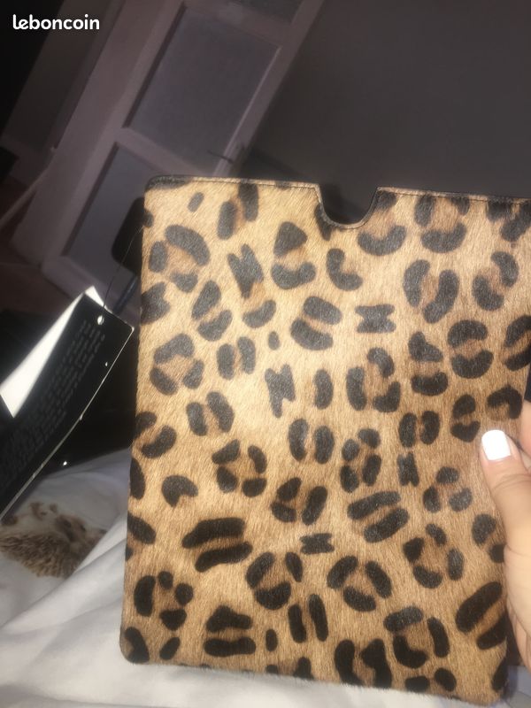Pochette en cuir de vache imprimé léopard (image 1)