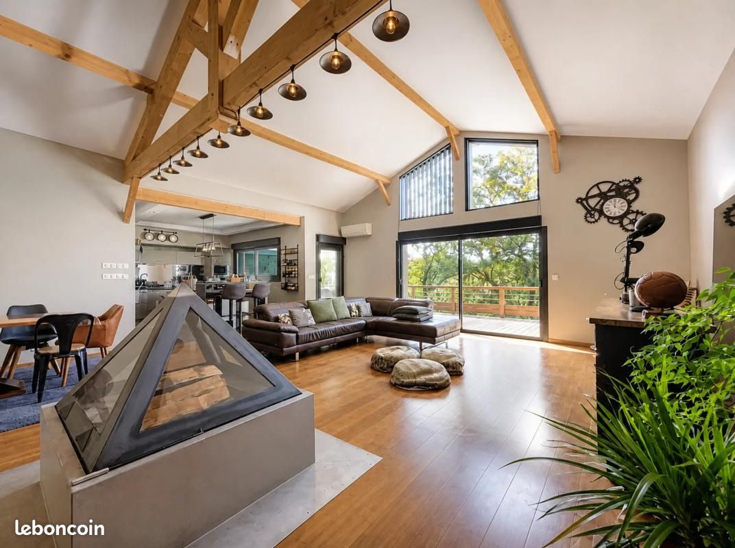 Maison 8 pièces 235 m² · à Lahonce · 235 m² · 1 300 000 €
