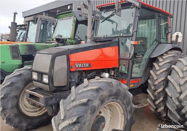 VALTRA: Jouet tracteur avec remorque forestière