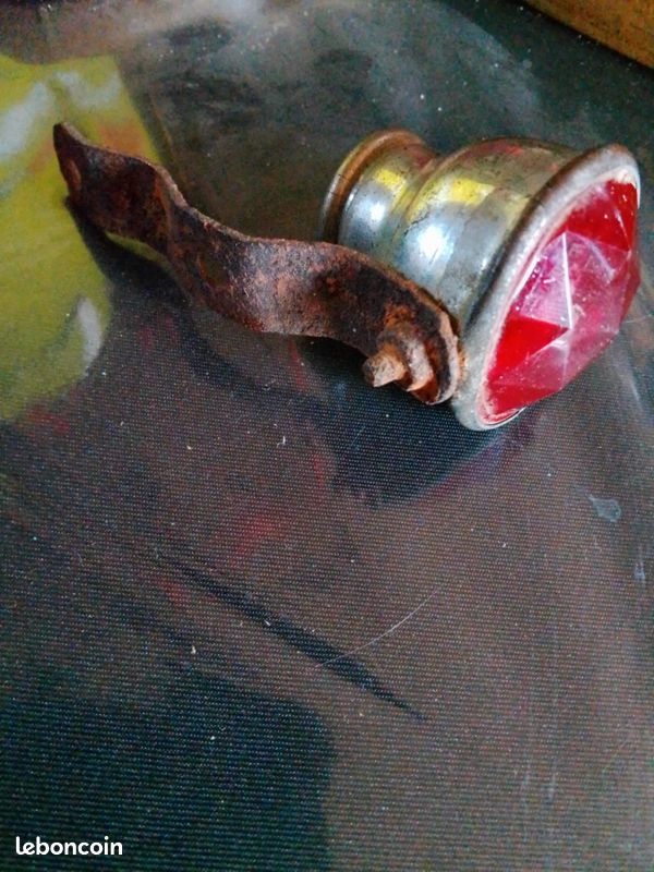 Ancien phare arrière de vélo vintage - Équipements vélos