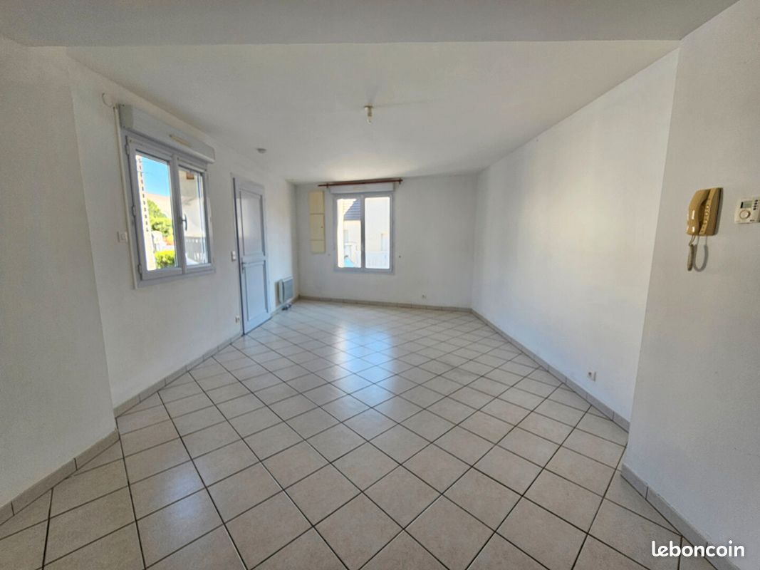 Appartement 2 pièces 55 m² · à Massy · 55 m² · 995 €