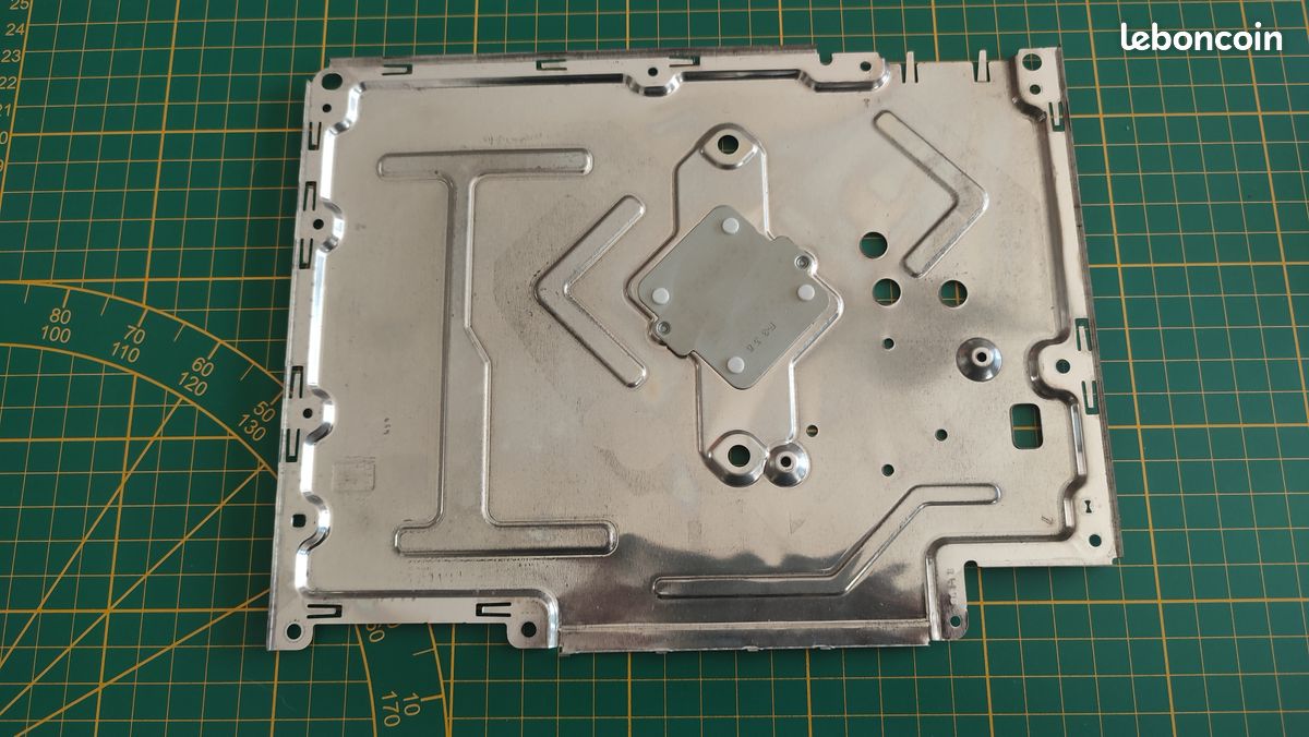 Console PS3 Slim - Pour Pièces Ou Réparation - PAL - S’allume Mais Pas D’affichage
