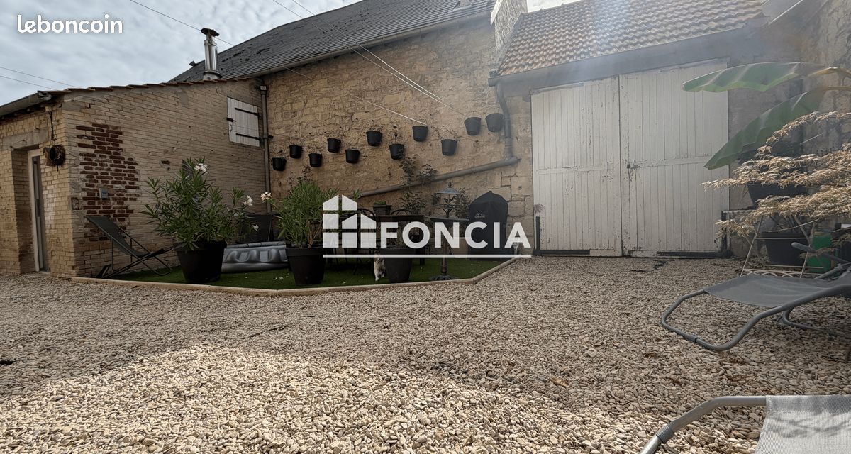 Proche bourg tous commerces (image 8)