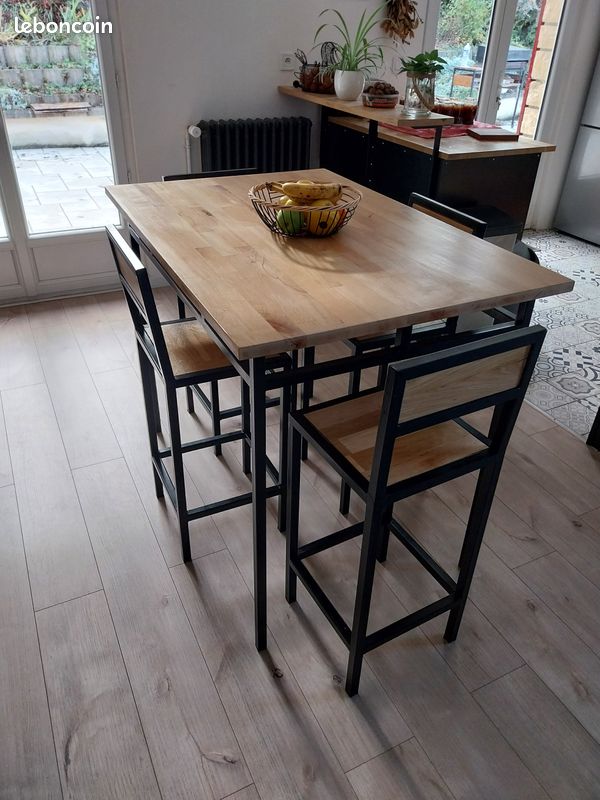Table + tabourets (image 1)