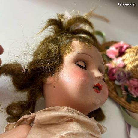 ancenne pette poupée bleuette porcelane avec malle et vêtements doll
