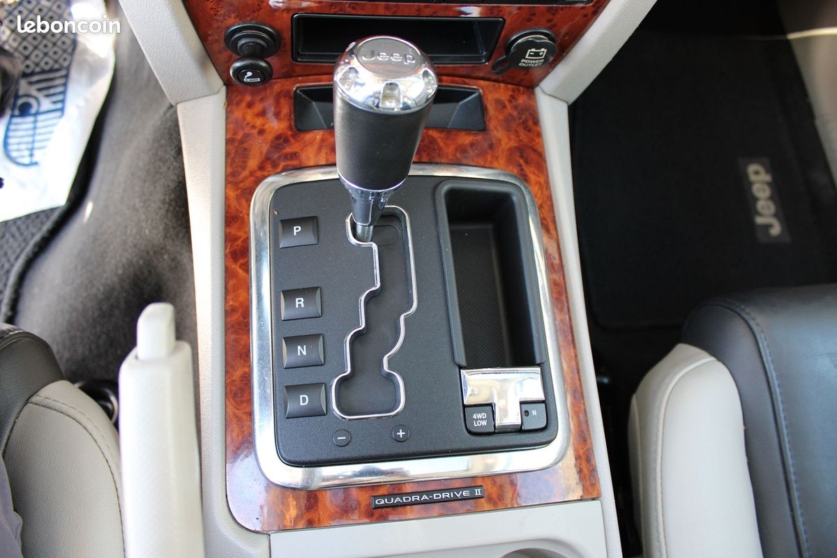 Jeep COMMANDER 3L V6 218 CV CRD "7 PLACES" OVERLAND "4X4" GPS RE CAMÉRA TOE ATTELAGE BOITE AUTO (image 22)