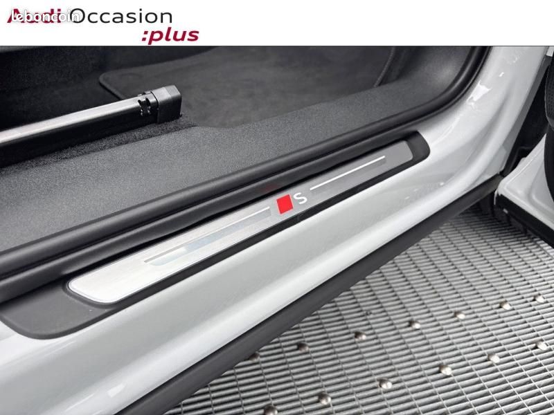 Audi Q3 1.5 e-hybrid 272ch S line S tronic 6 (image 10)