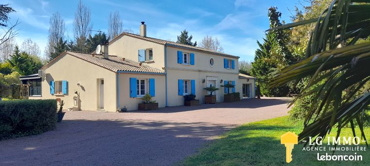 Propriété 8 pièces 353 m²